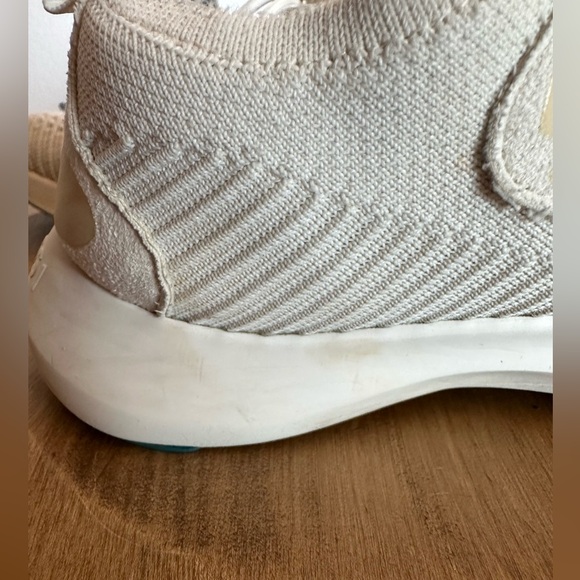 Vessi Everyday 2.0 Sneakers Womens Size 8 Shoe Waterproof Casual Comfort Runners - Picture 8 of 16